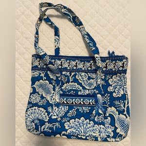 Vera Bradley zipper tote.
